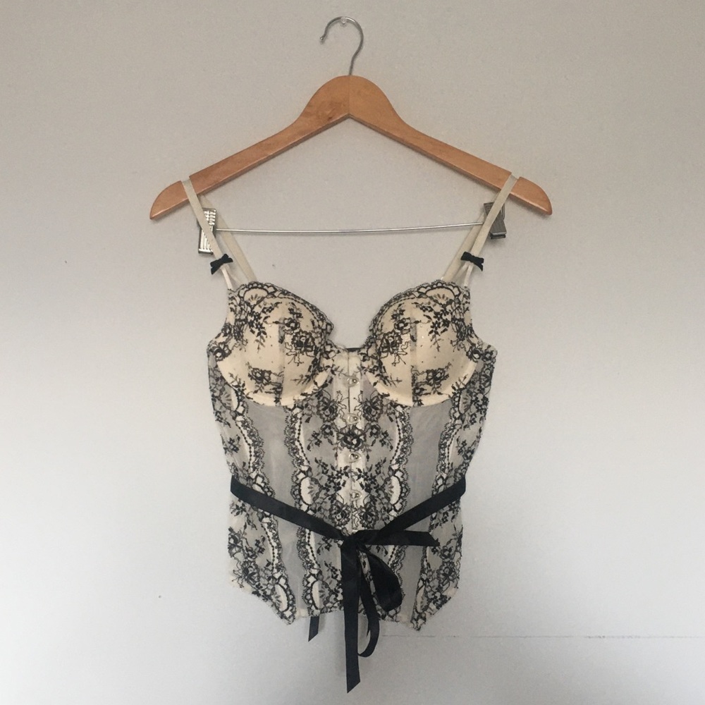 NWT Victoria’s Secret White and Black Lace Corset